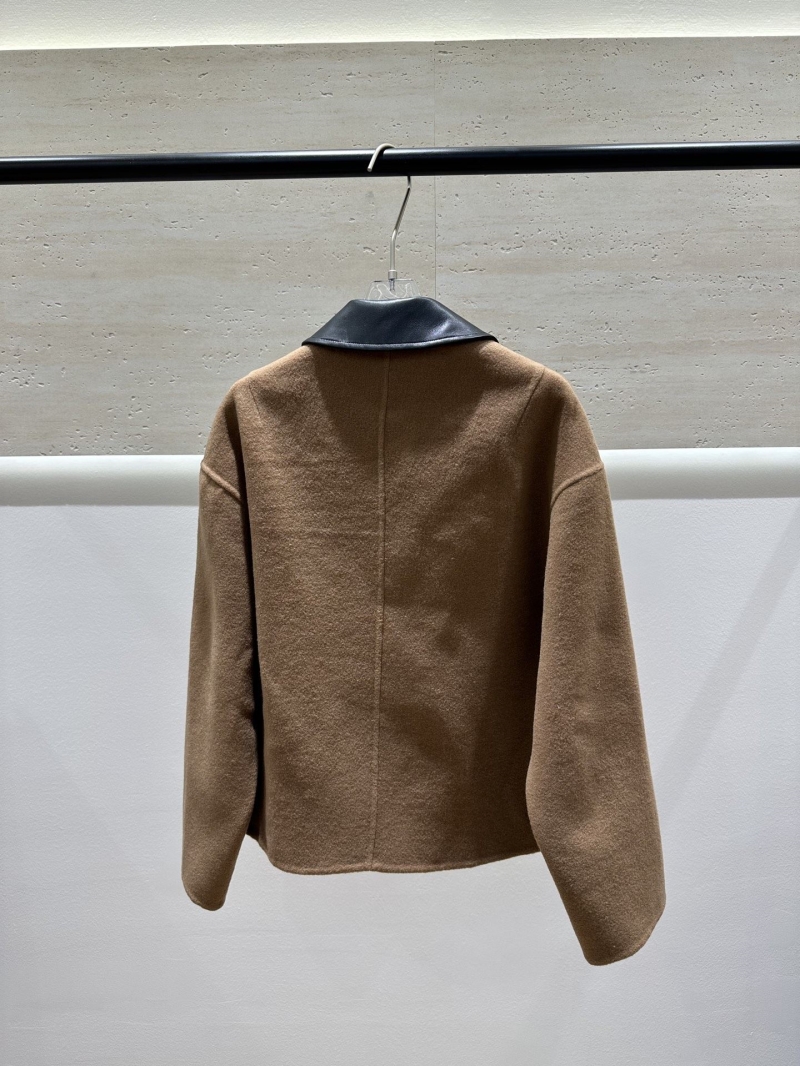 Ce1i*e outwears